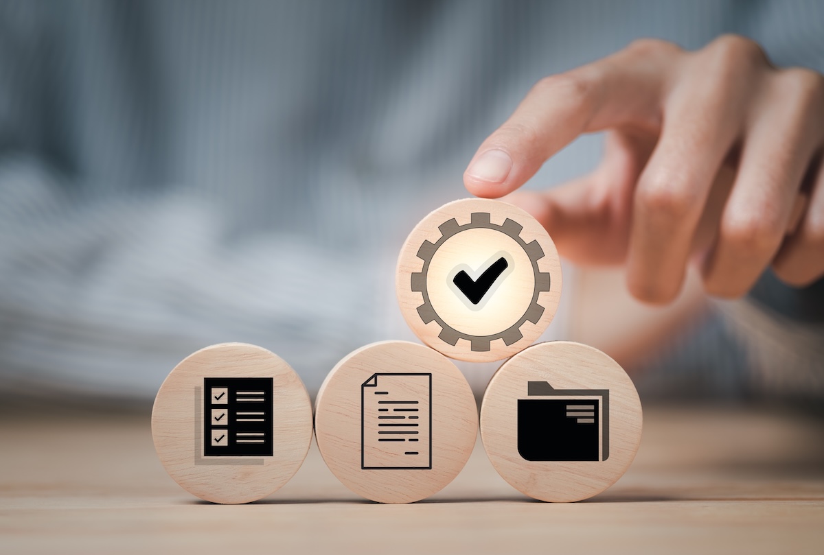 Accountant,Showing,Office,Document,Auditing,Concept,,plan,Review,Process,And cash flow management software